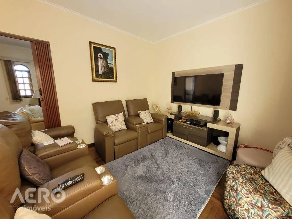 Casa, 3 quartos, 196 m² - Foto 2