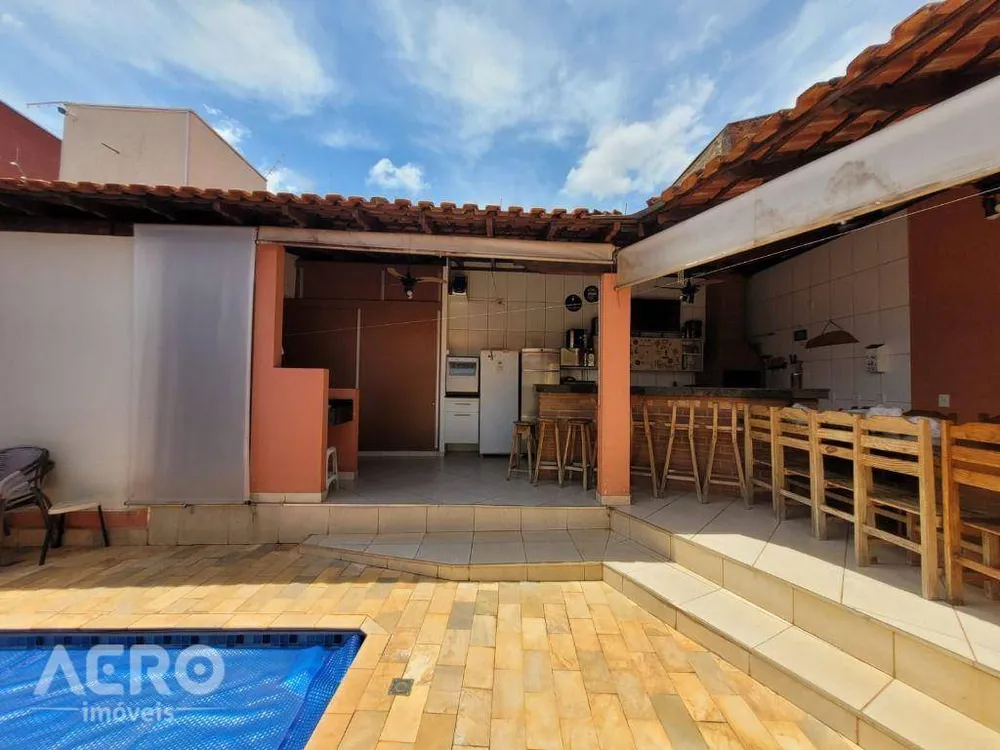 Casa, 3 quartos, 196 m² - Foto 6