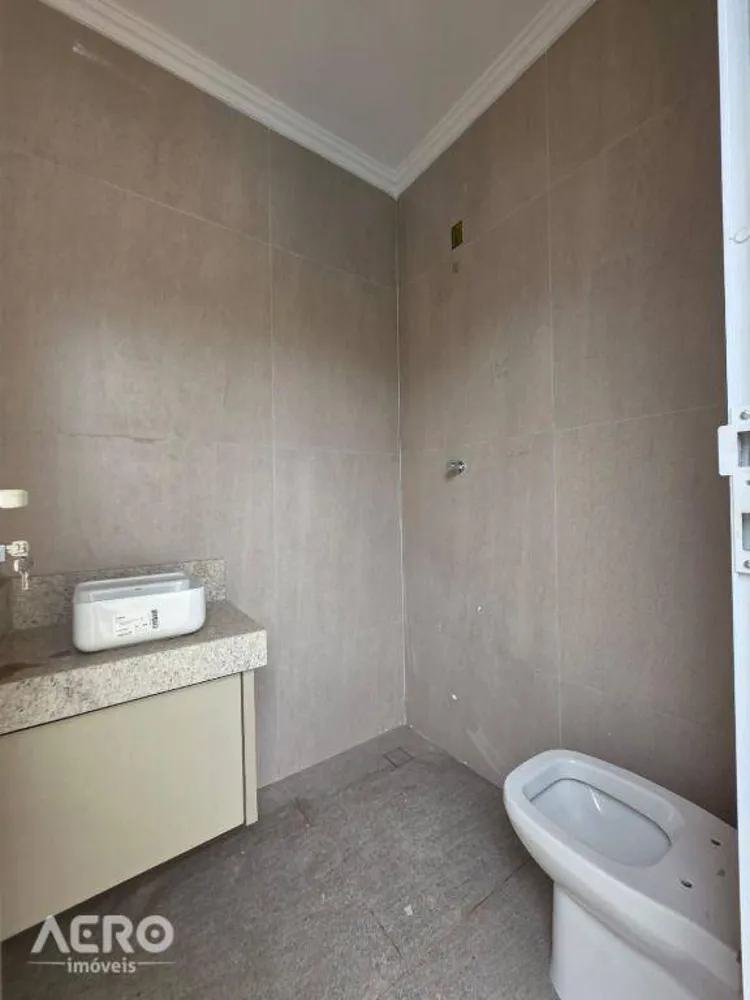 Casa, 3 quartos, 245 m² - Foto 2