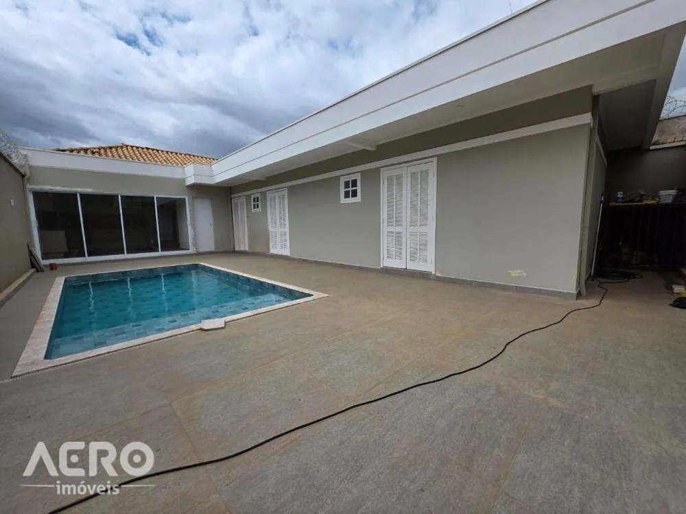 Casa, 3 quartos, 245 m² - Foto 3