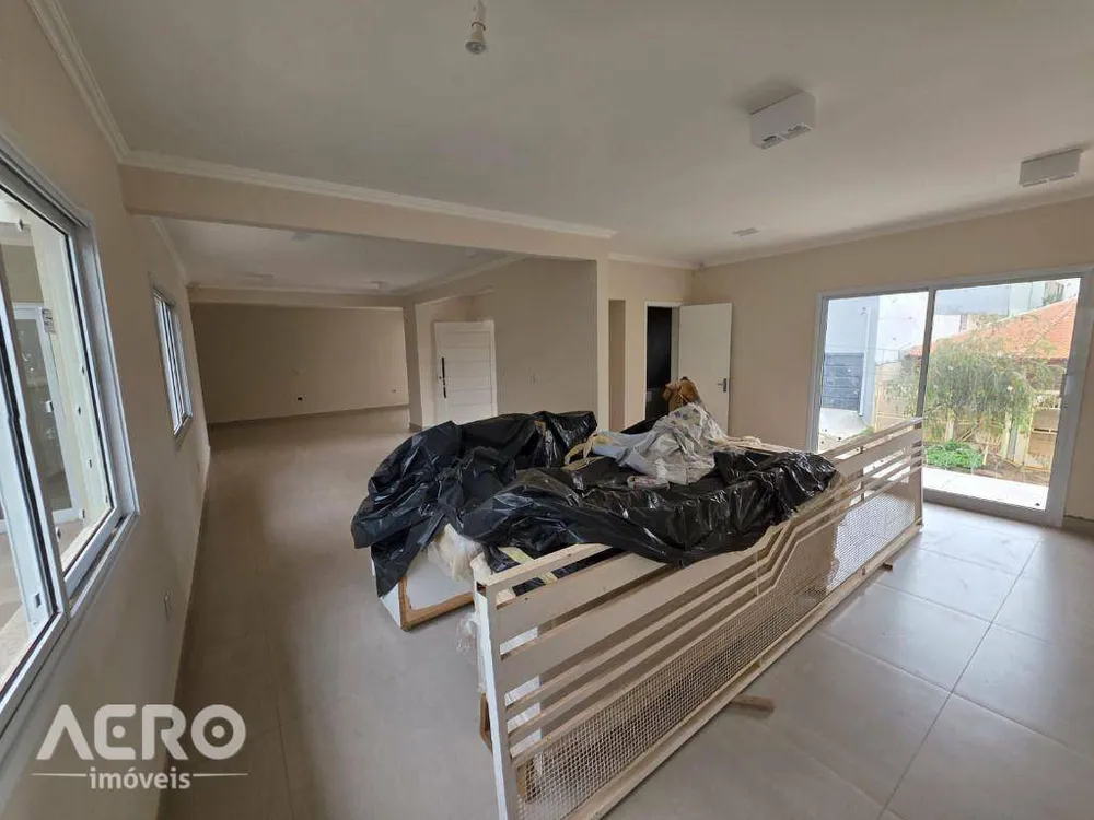 Casa, 3 quartos, 245 m² - Foto 8