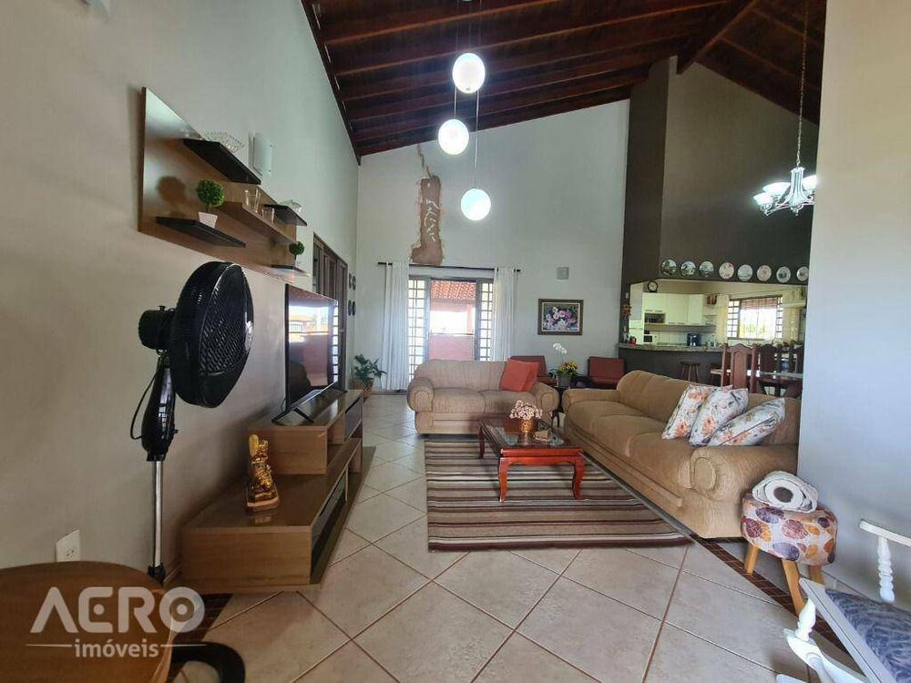 Chácara à venda com 4 quartos, 450m² - Foto 10