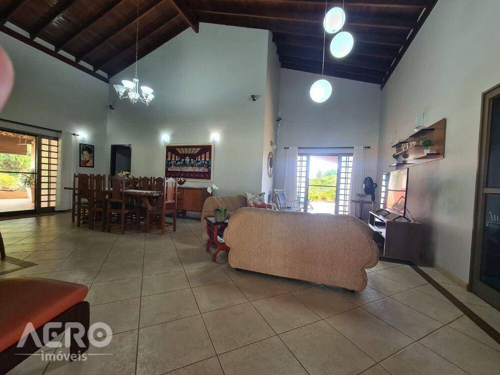 Chácara à venda com 4 quartos, 450m² - Foto 18