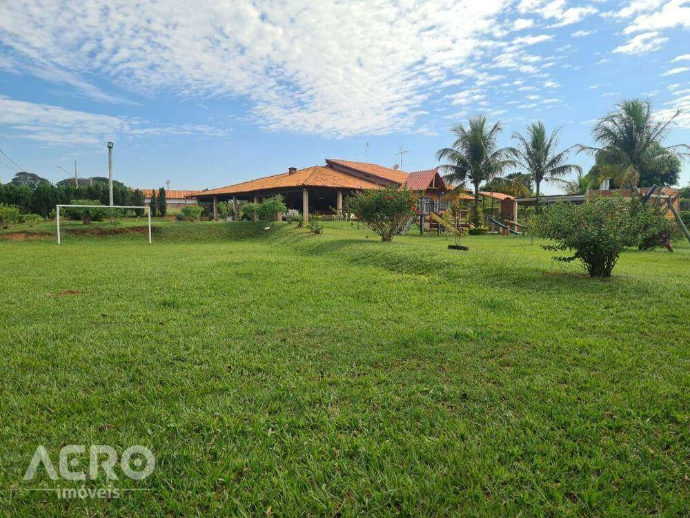 Chácara à venda com 4 quartos, 450m² - Foto 1