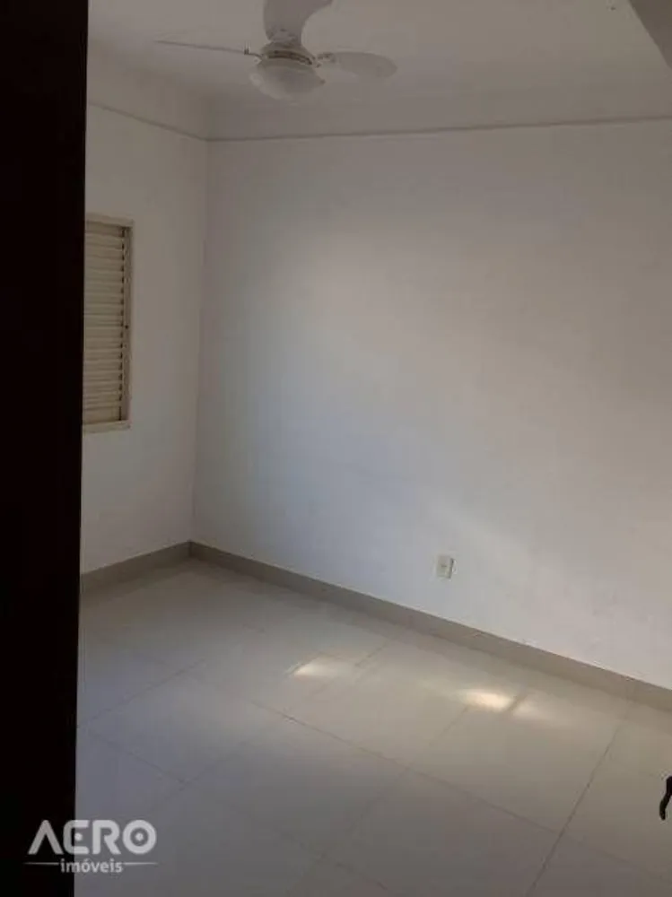 Casa, 3 quartos, 202 m² - Foto 1
