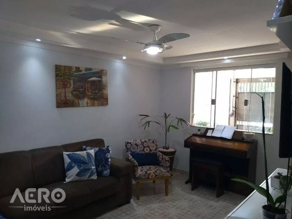 Casa à venda com 3 quartos, 178m² - Foto 3