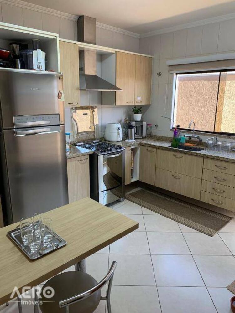 Casa de Condomínio à venda e aluguel com 3 quartos, 200m² - Foto 11