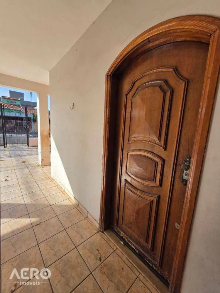 Casa, 4 quartos, 244 m² - Foto 2