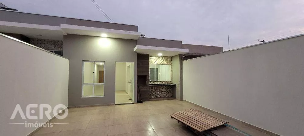 Casa à venda com 3 quartos, 85m² - Foto 1