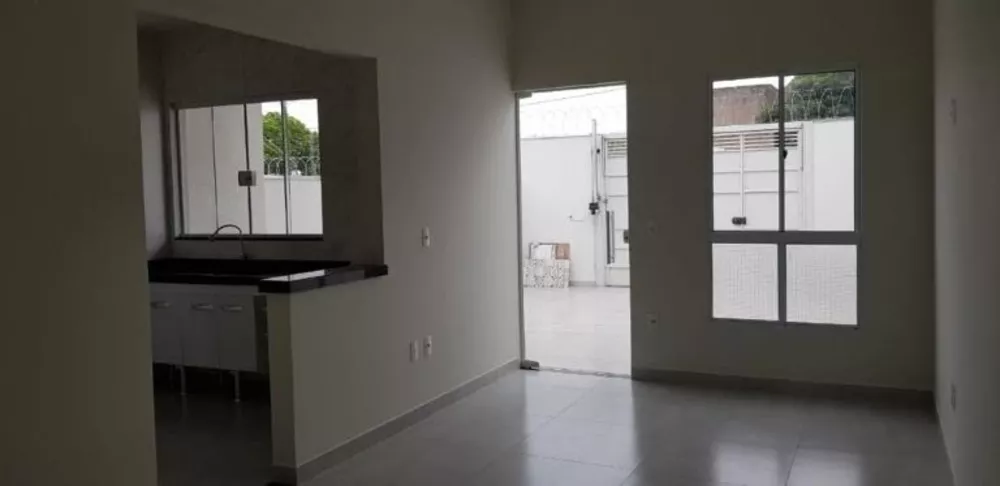 Casa à venda com 3 quartos, 85m² - Foto 3