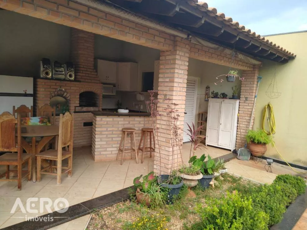 Casa à venda com 4 quartos, 384m² - Foto 12