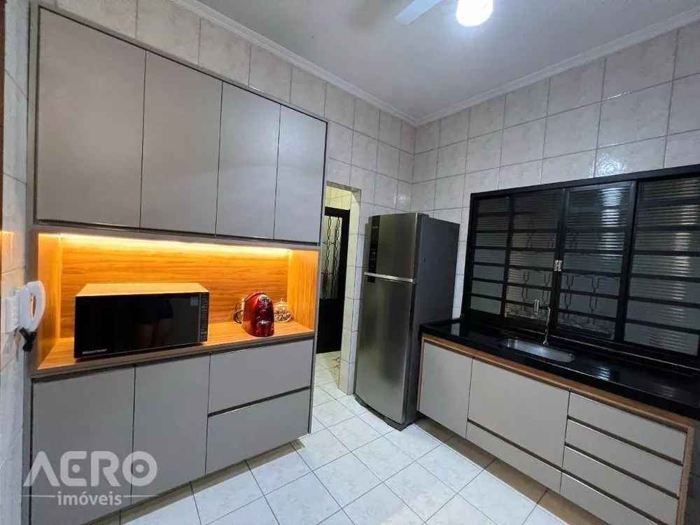 Casa à venda com 3 quartos, 160m² - Foto 4