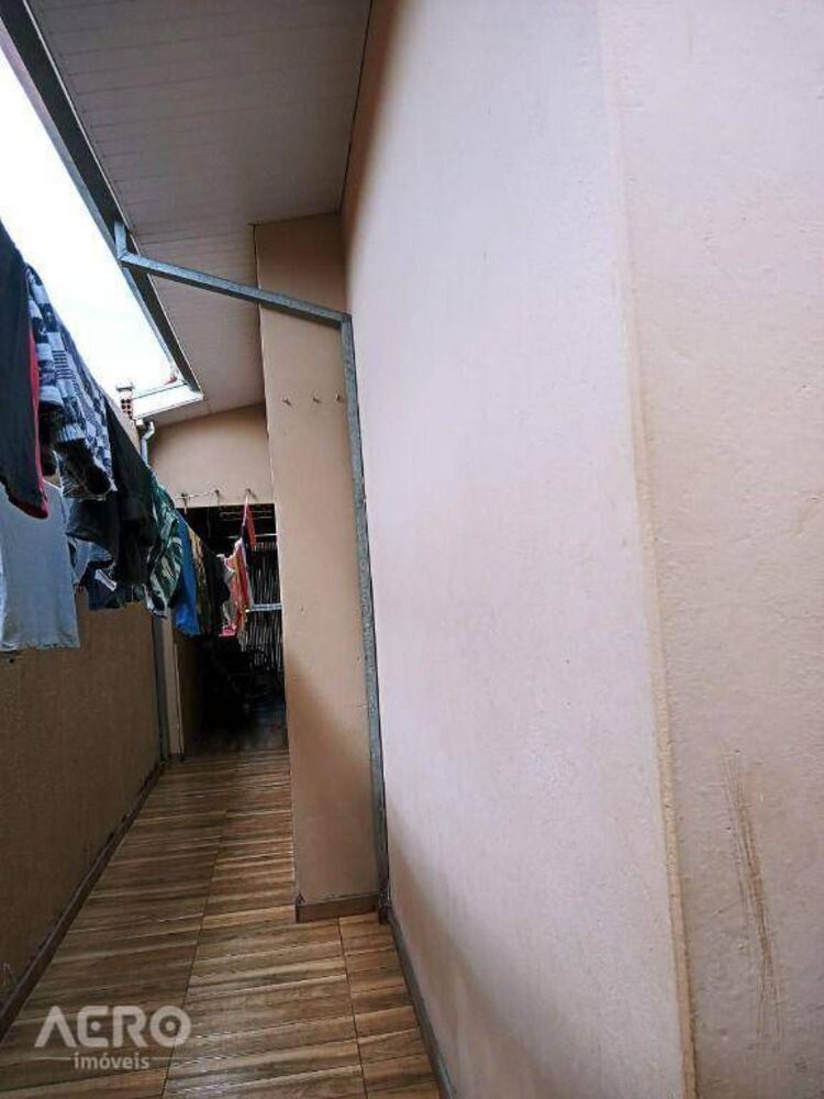 Casa à venda com 4 quartos, 175m² - Foto 9