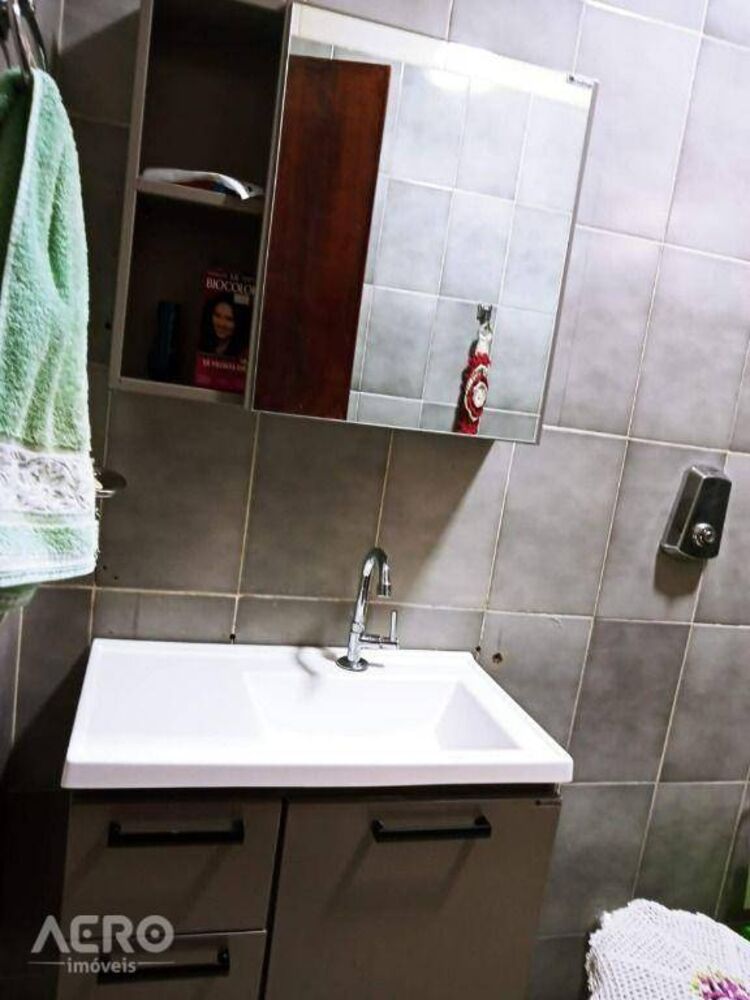 Casa à venda com 4 quartos, 175m² - Foto 23