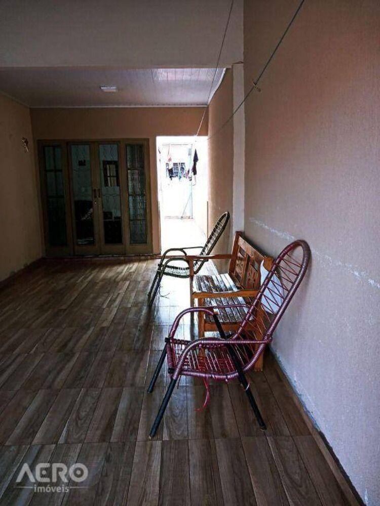 Casa à venda com 4 quartos, 175m² - Foto 8