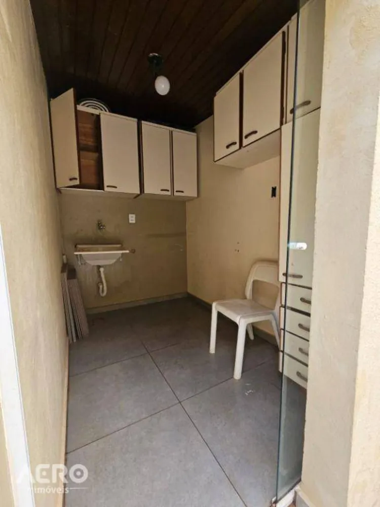 Casa, 4 quartos, 227 m² - Foto 1