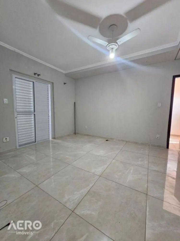 Casa, 4 quartos, 227 m² - Foto 2