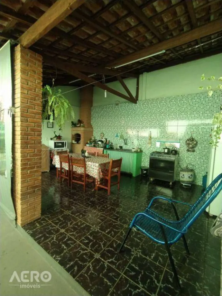 Casa, 3 quartos, 199 m² - Foto 1