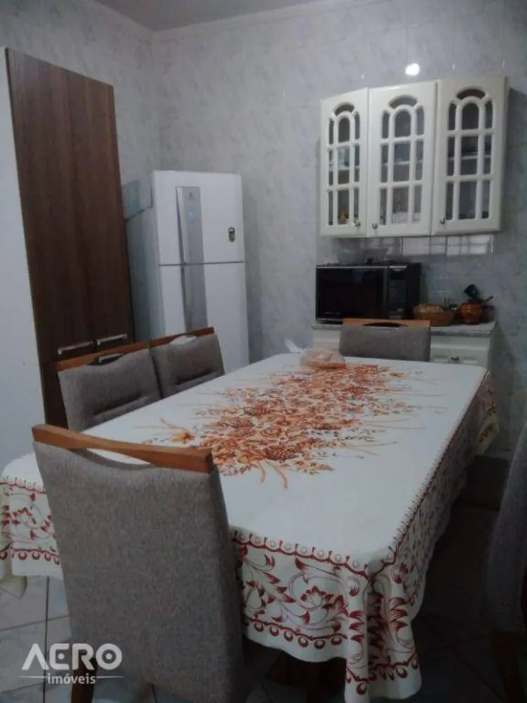 Casa, 3 quartos, 176 m² - Foto 2
