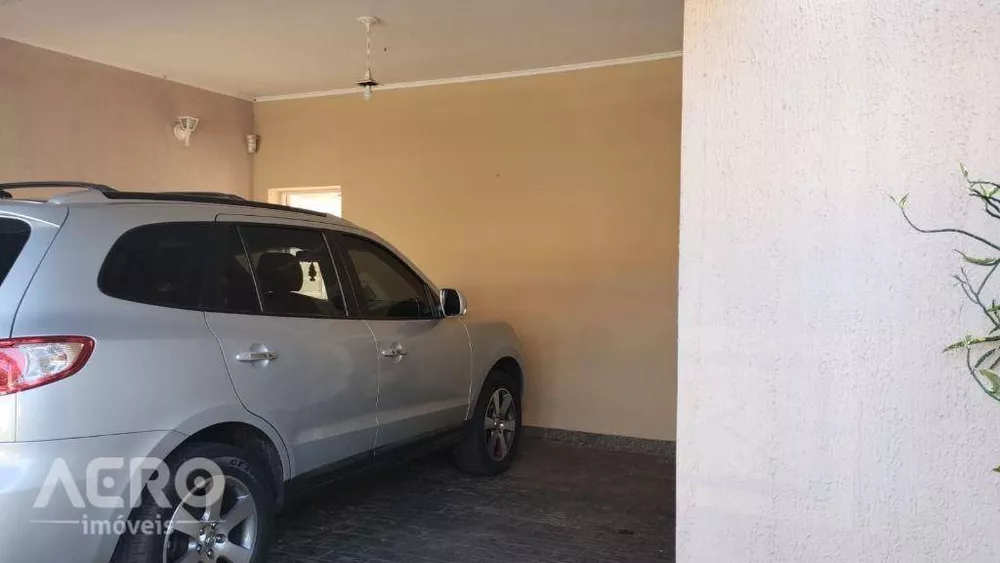 Casa à venda com 4 quartos, 292m² - Foto 3