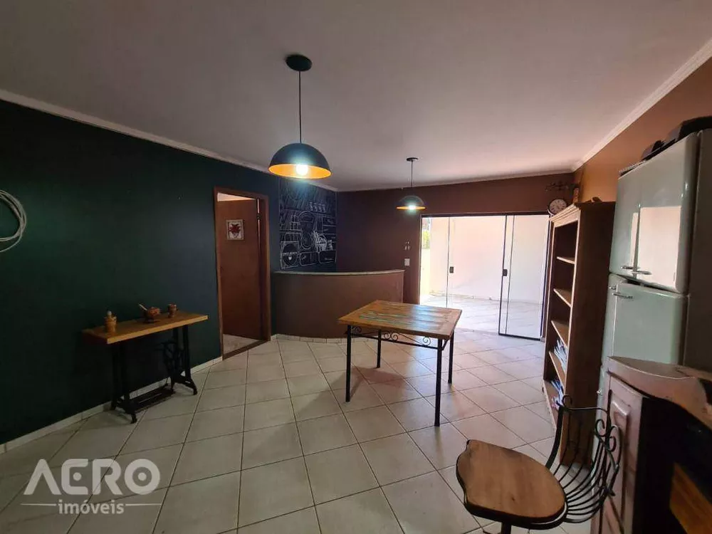 Casa à venda com 3 quartos, 150m² - Foto 4