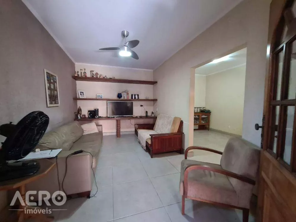 Casa à venda com 3 quartos, 150m² - Foto 1