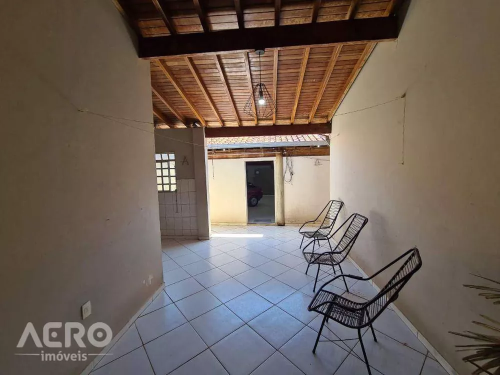 Casa à venda com 3 quartos, 150m² - Foto 3