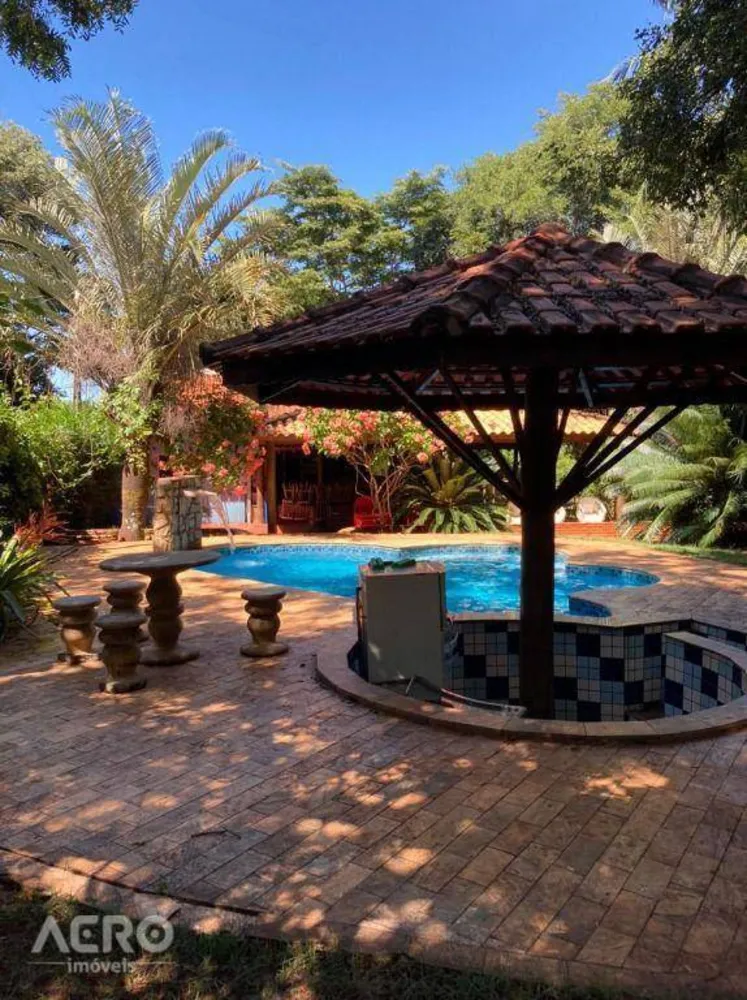 Chácara, 4 quartos, 1200 m² - Foto 1
