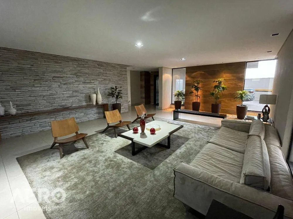 Apartamento, 3 quartos, 240 m² - Foto 2