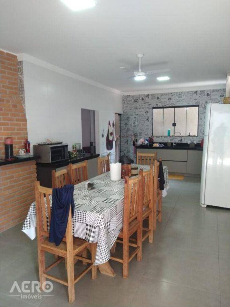 Casa, 3 quartos, 143 m² - Foto 1