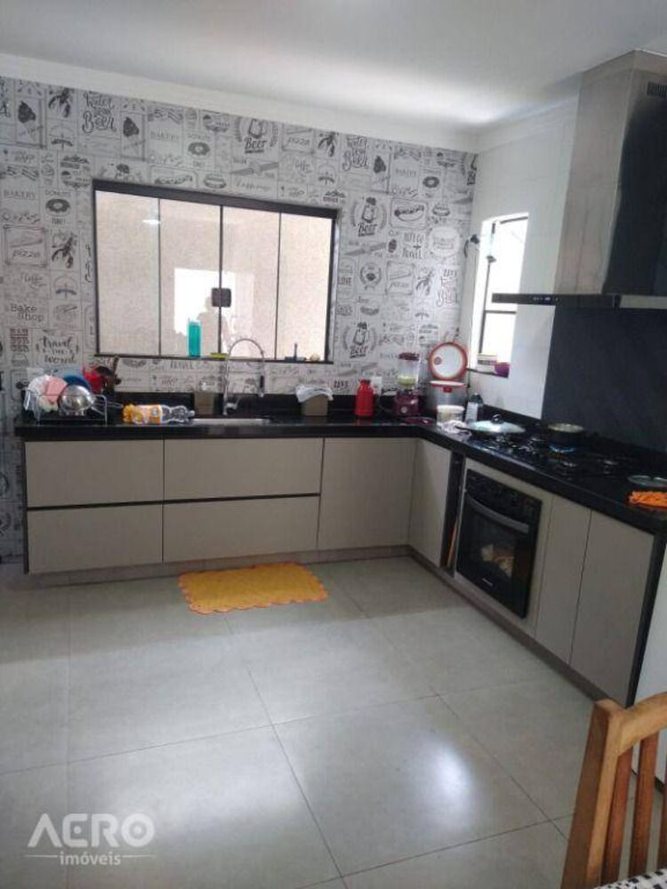 Casa, 3 quartos, 143 m² - Foto 2