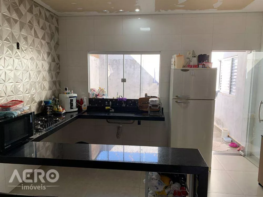 Casa à venda com 3 quartos, 150m² - Foto 4