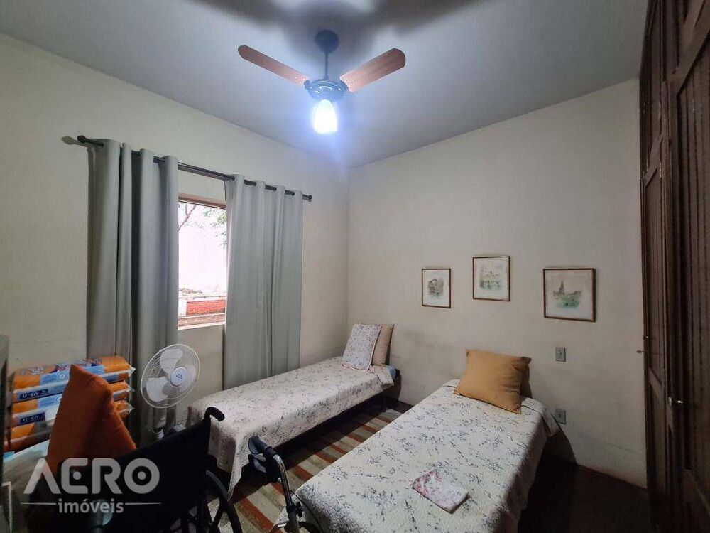 Casa, 3 quartos, 260 m² - Foto 31