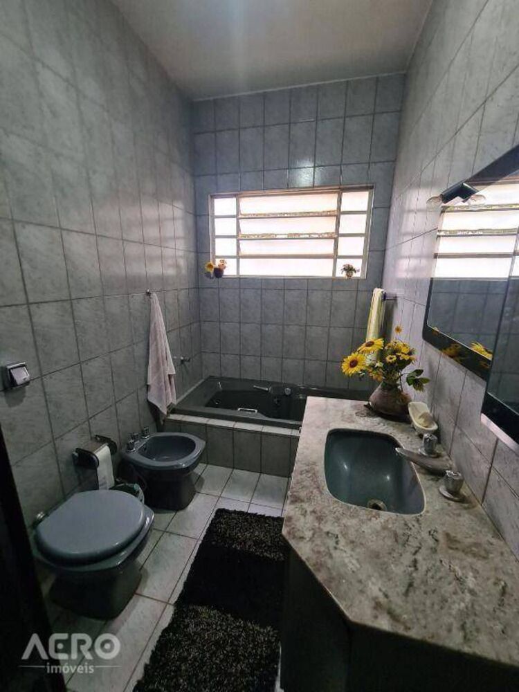 Casa, 3 quartos, 260 m² - Foto 4