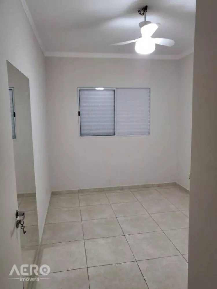 Casa à venda com 2 quartos, 150m² - Foto 3