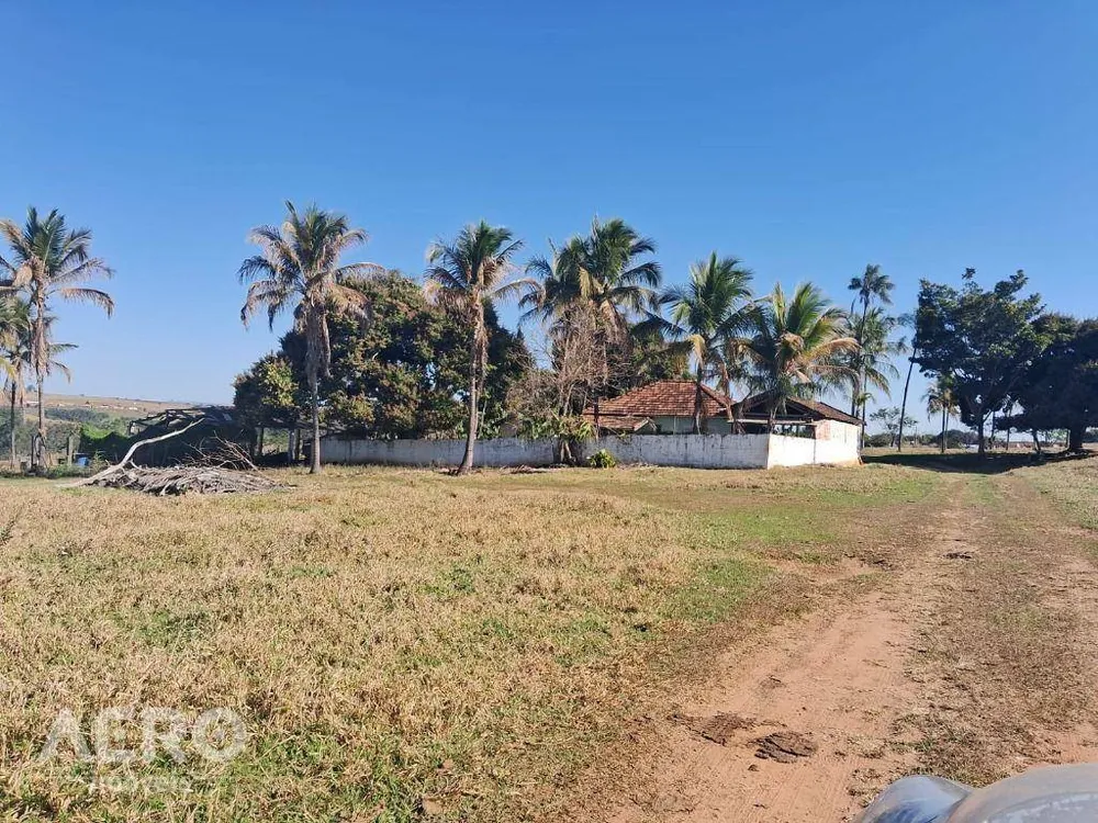 Sítio, 2 quartos, 28 hectares - Foto 1