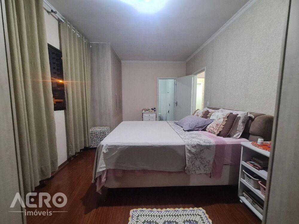 Casa à venda com 3 quartos, 210m² - Foto 30