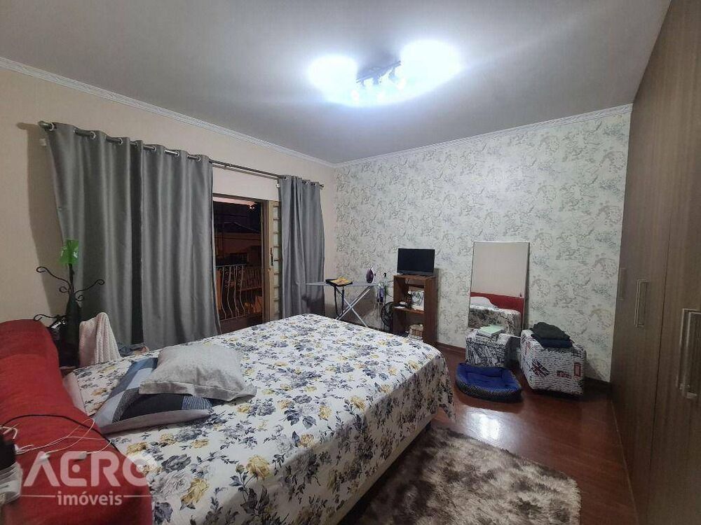 Casa à venda com 3 quartos, 210m² - Foto 18