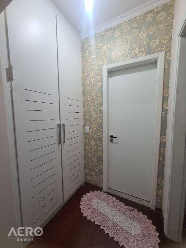 Casa à venda com 3 quartos, 210m² - Foto 20