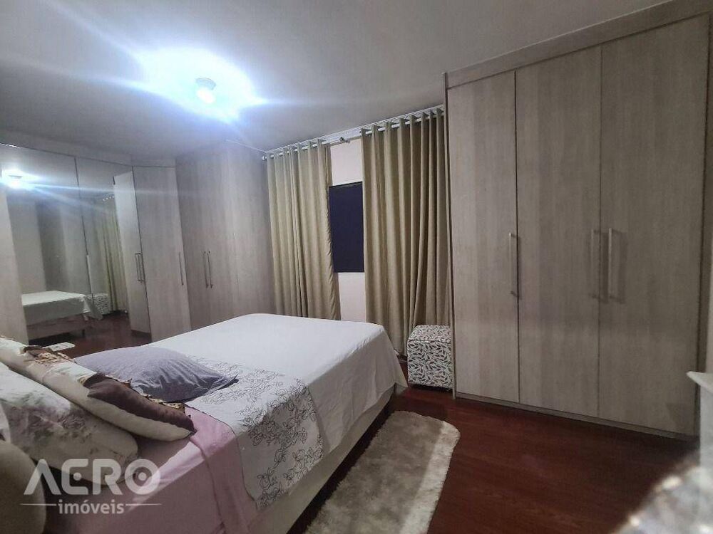 Casa à venda com 3 quartos, 210m² - Foto 27