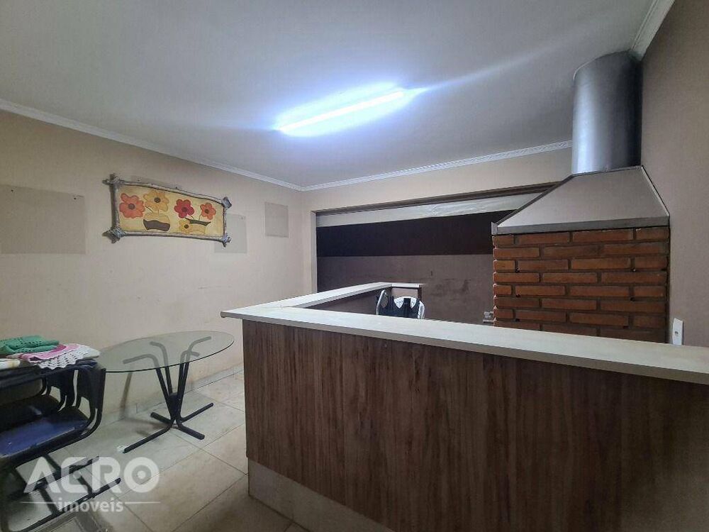 Casa à venda com 3 quartos, 210m² - Foto 13