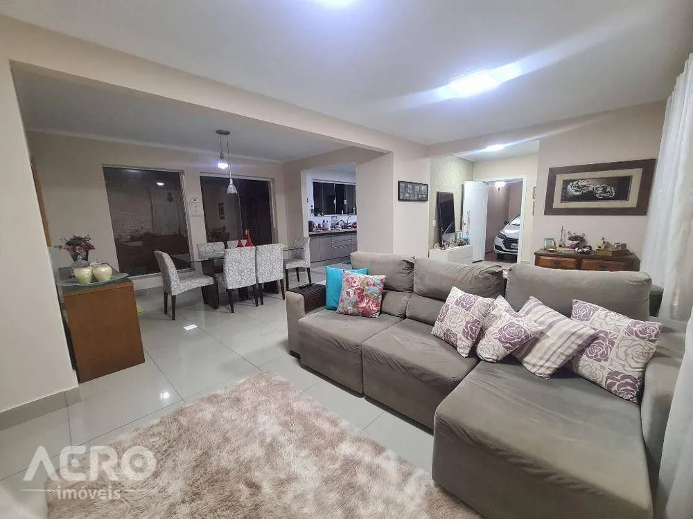 Casa, 3 quartos, 210 m² - Foto 36