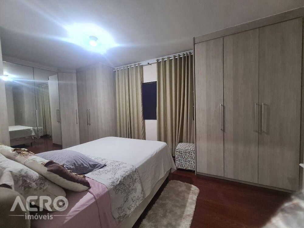 Casa à venda com 3 quartos, 210m² - Foto 29