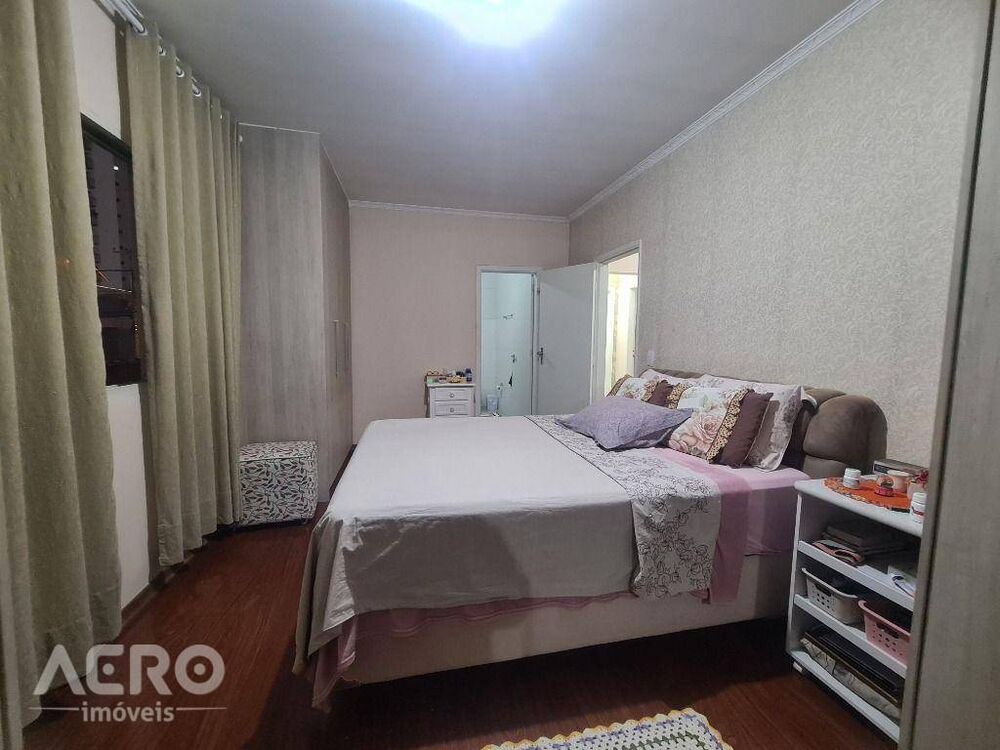 Casa à venda com 3 quartos, 210m² - Foto 28