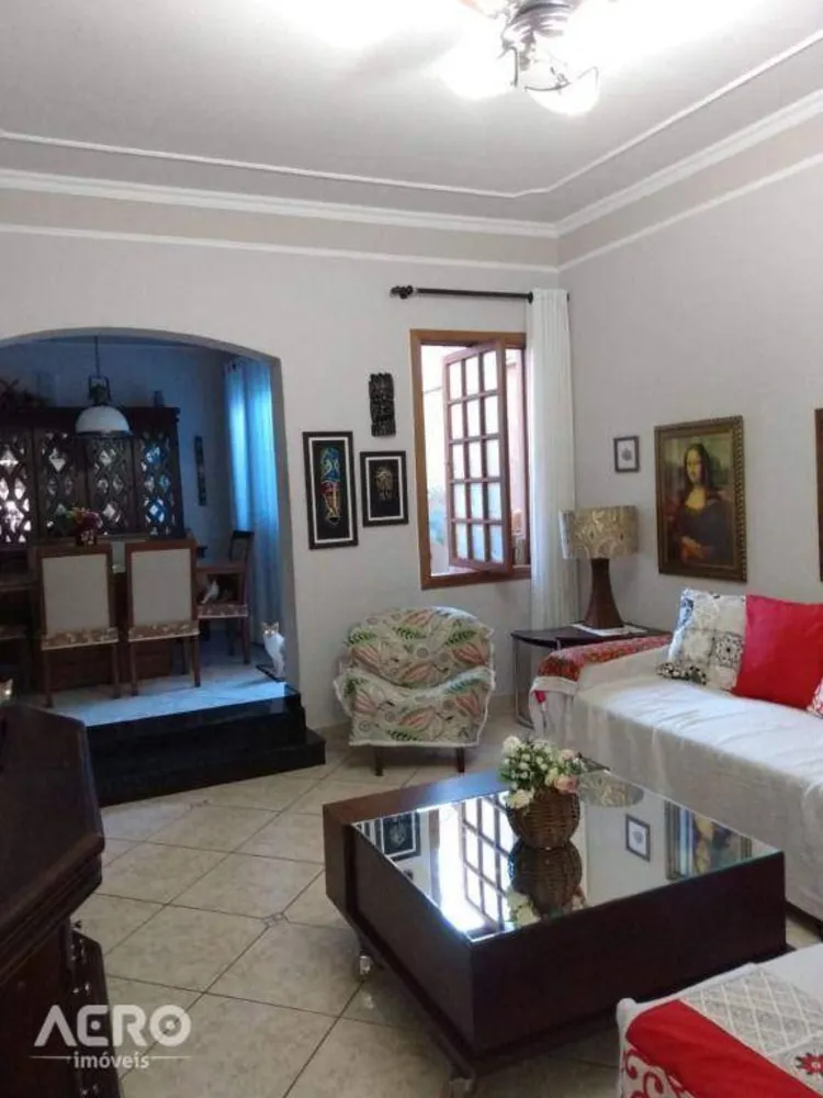 Casa, 3 quartos, 233 m² - Foto 2