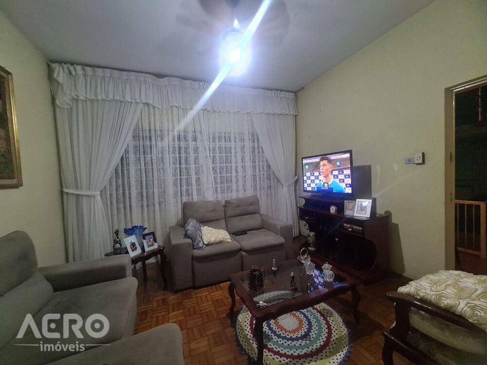 Casa à venda com 3 quartos, 128m² - Foto 11