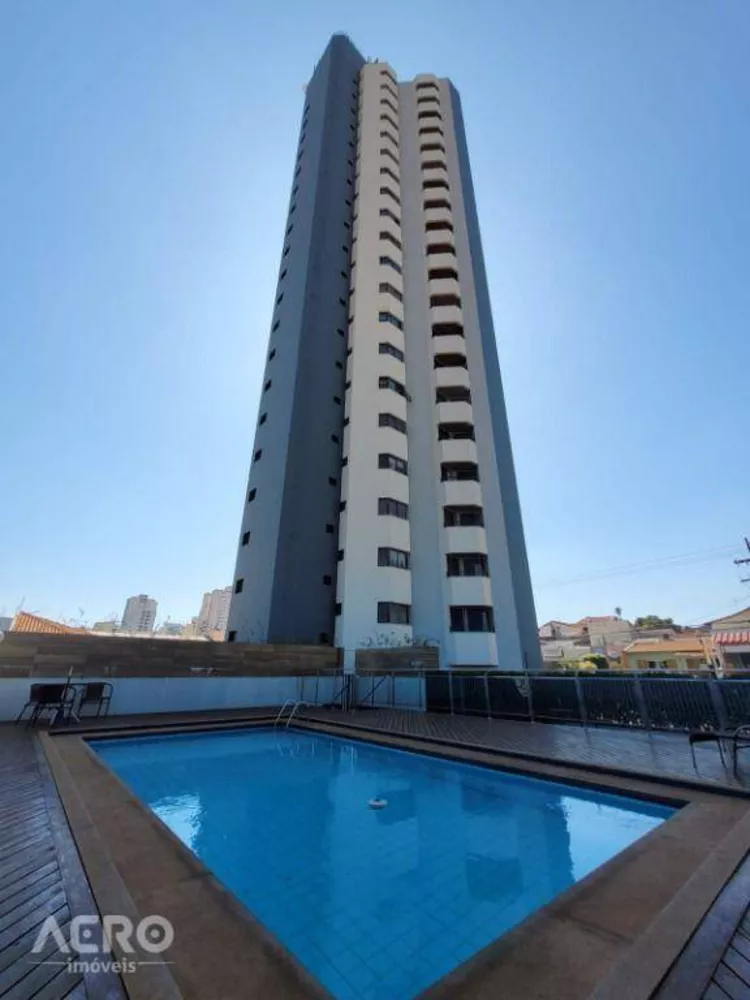 Apartamento à venda com 3 quartos, 105m² - Foto 1