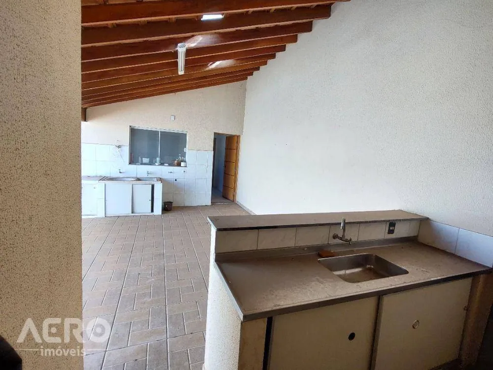 Casa, 4 quartos, 260 m² - Foto 4