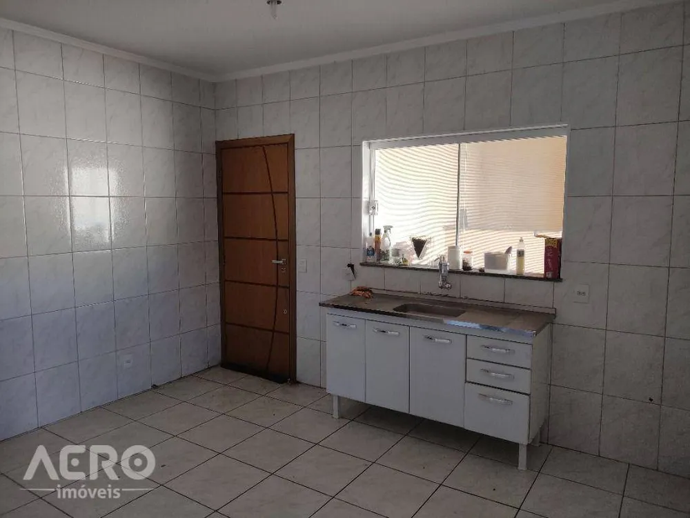 Casa, 4 quartos, 260 m² - Foto 2