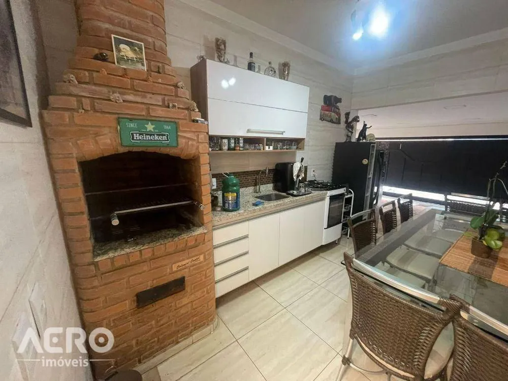 Casa, 3 quartos, 173 m² - Foto 1